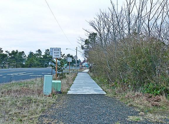3rd image of 2041 N Roosevelt Dr
