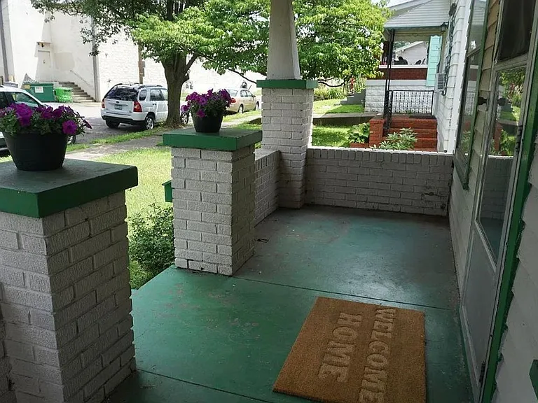 1326 Sale Ave — Photo 2