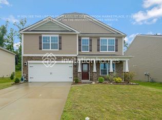 7041 Thorncrown St, Charlotte, NC 28214