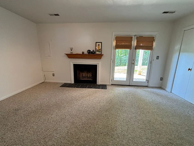5180 Winterberry Ct — Photo 4