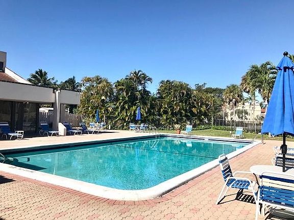 5th image of 2551 E Aragon Boulevard #109