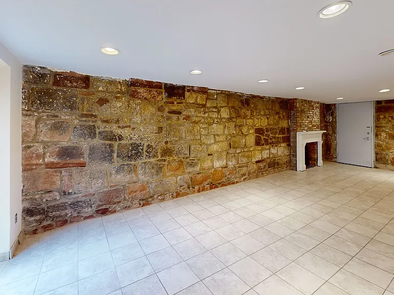 19 Fulton St — Photo 7