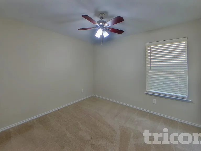 5423 Sabine Ln — Photo 13