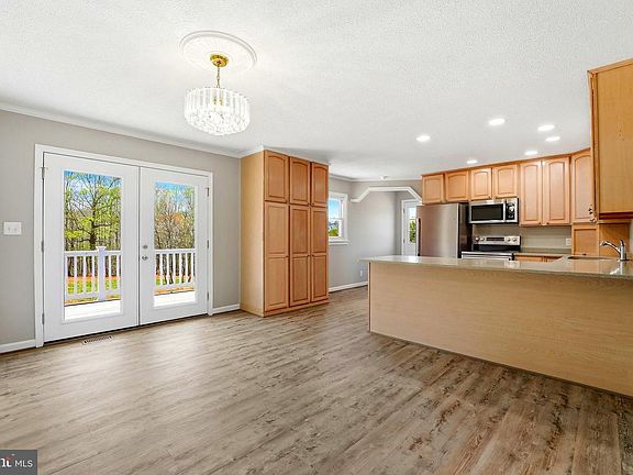 4th image of 22064 Yellowbottom Rd