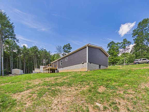5th image of 246 Wood Ln