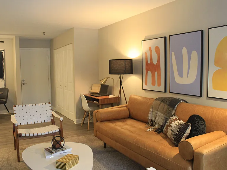Lisle Station Apartments — Photo 17