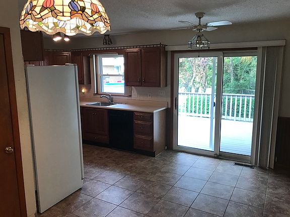 Access to Deck & Dining
