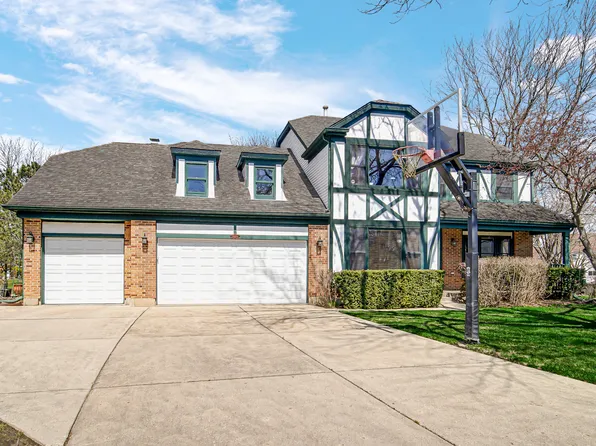 2894 Whispering Oaks Ct, Buffalo Grove, IL 60089