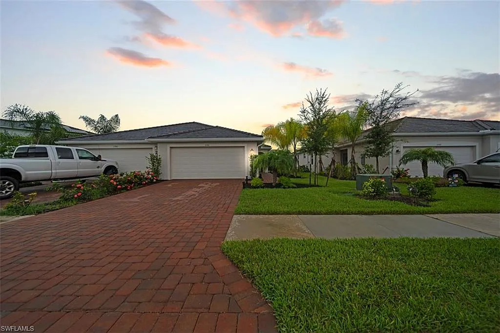2 bed, 2.0 bath, 1544 sqft, $2,600 — Photo 2