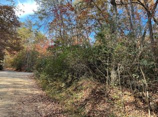 3 Woodland Cove Rd, Franklin, NC 28734