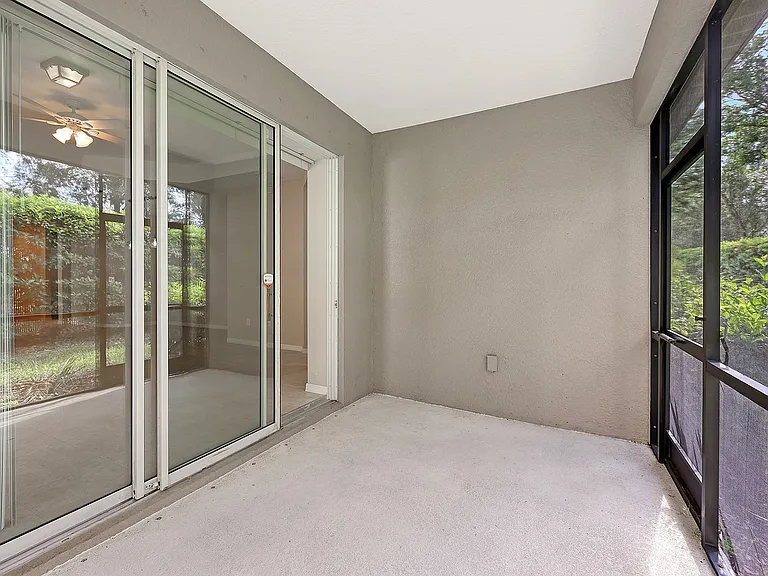 4904 Maymont Park Cir — Photo 33