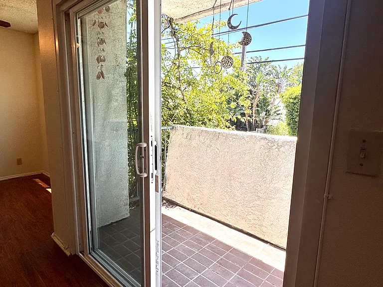 4267 Beverly Glen Blvd #203 — Photo 19
