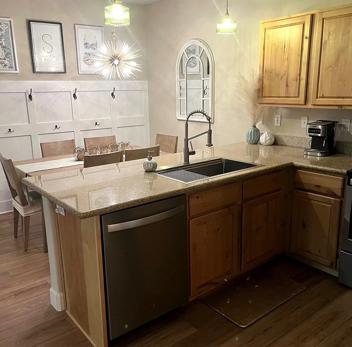 3 bed, 1260 sqft, $2,500 — Photo 2