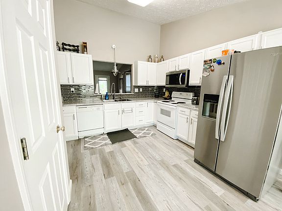 3rd image of 2210 Southaven Blvd