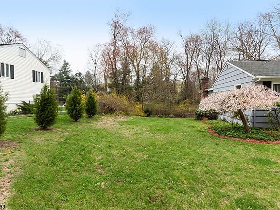 3rd image of 44 Roandis Ct