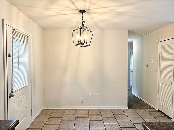 4th image of 4621 NE 42nd St
