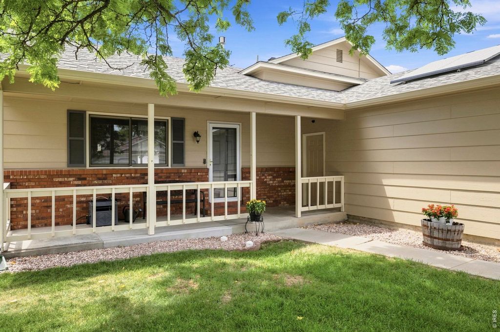 2431 Sunstone Dr