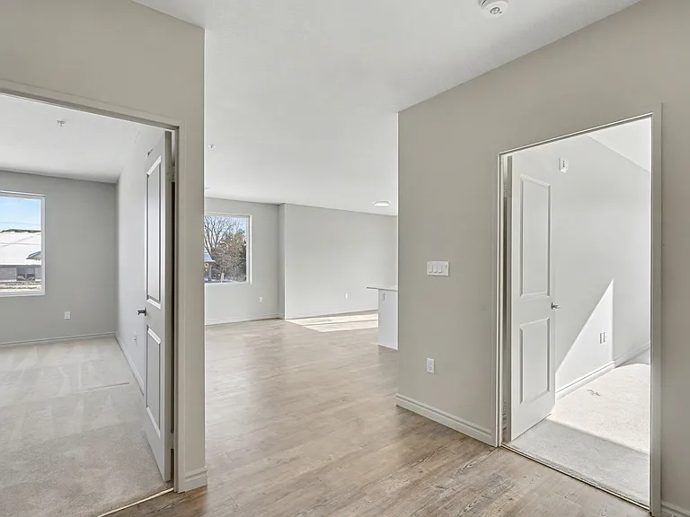 660 Garibaldi Ave — Photo 30