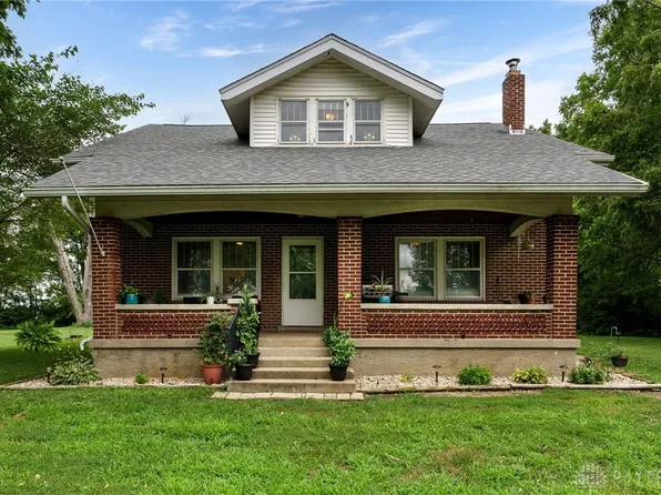 672 N Lake Rd, New Carlisle, OH 45344
