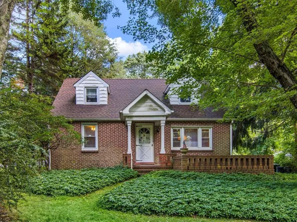 61 Church Lane, Middle Island, NY 11953