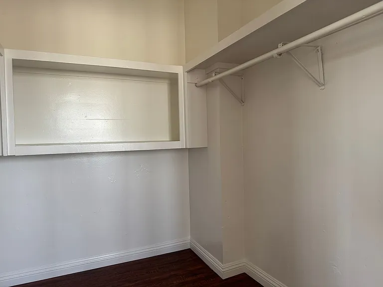 10705 S Figueroa St #10 — Photo 16