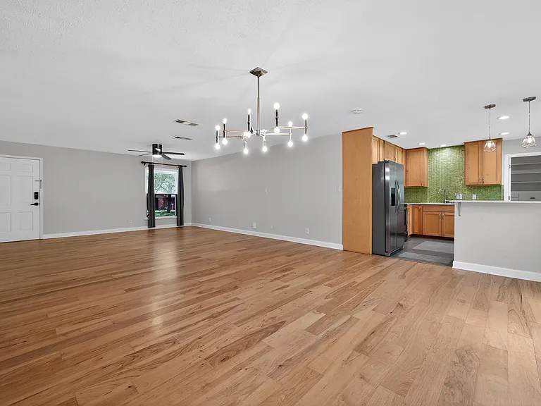 6700 La Salle Dr — Photo 10