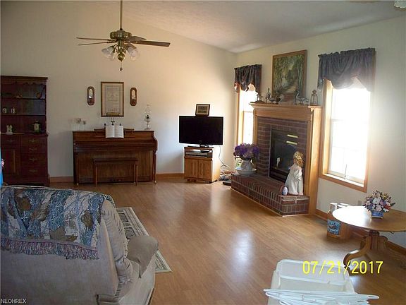 3rd image of 9406 Deer Wood Ct