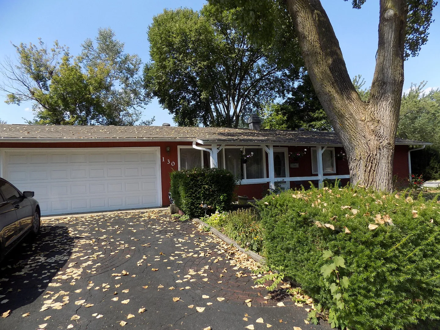 130 Edgewood Dr photo 1