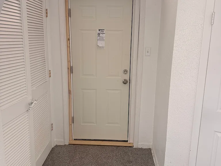 1107 E Frye Ave — Photo 2