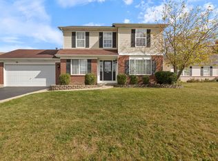 76 Blackberry Trl, Aurora, IL 60506