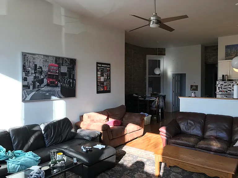 1243 N Greenview Ave — Photo 3