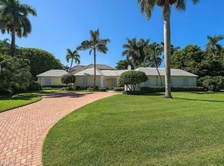 2575 Lantern Ln, Naples, FL 34102