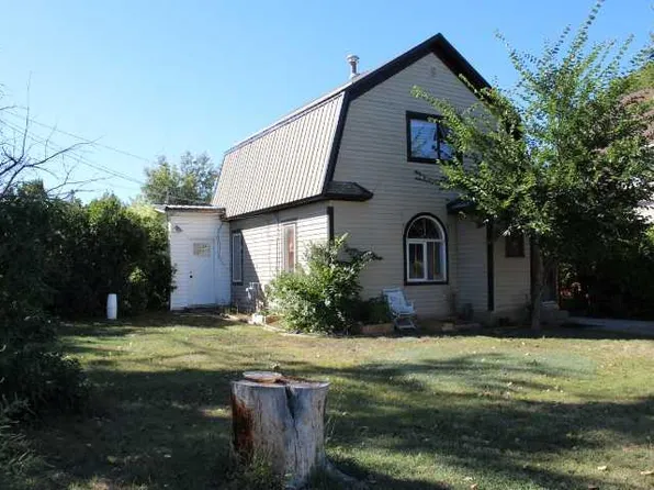 309 E Centre St N, Bow Island, AB T0K 0G0