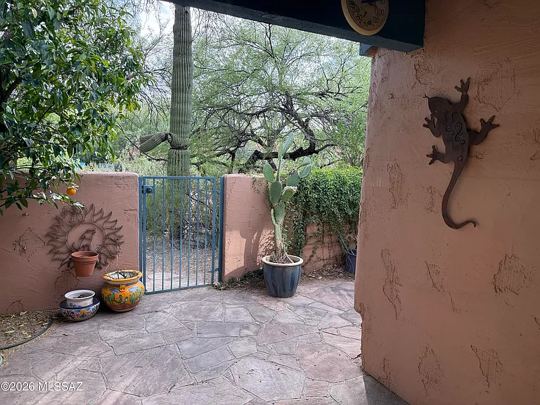 5402 N Via Del Arbolito — Photo 25