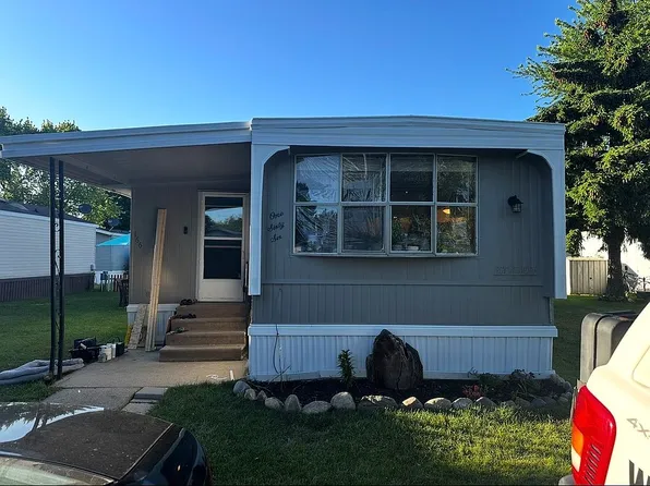 8945 Minne Wanna Rd, Clarkston, MI 48348