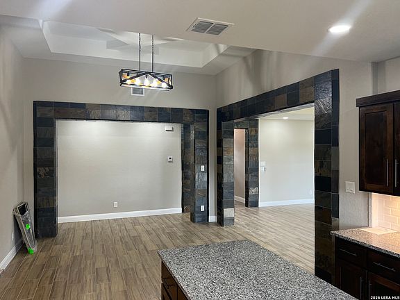 5th image of 2710 ROYALWOOD