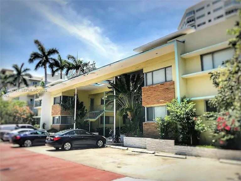 1840 James Ave #10 — Photo 1