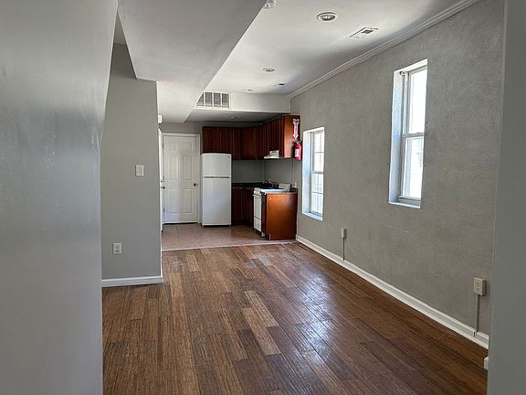 2nd image of 1017 Arctic Ave Unit B