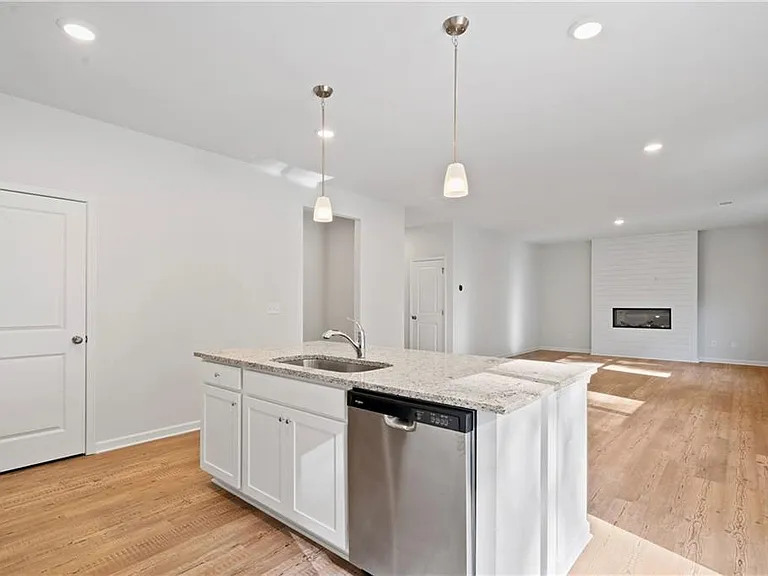 785 Summerwood Ln — Photo 15