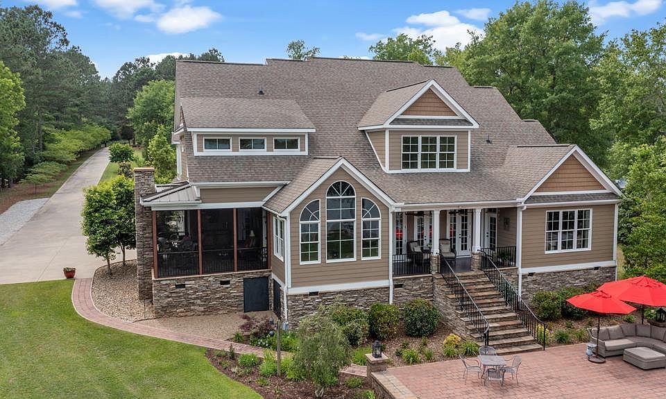 1st image of 722 Eagles Harbor Dr