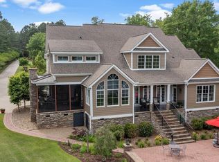 722 Eagles Harbor Dr, Hodges, SC 29653