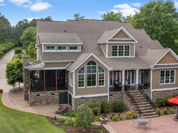 722 Eagles Harbor Dr, Hodges, SC 29653