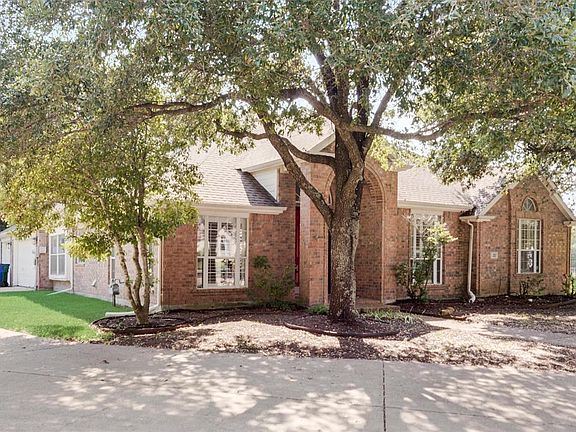 3rd image of 217 Stanford Ct
