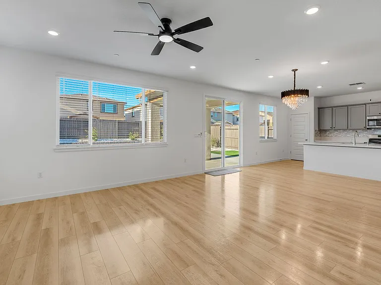 12628 Hereford Ave — Photo 7