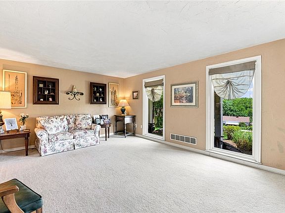 5th image of 519 Manor Harrison City Rd