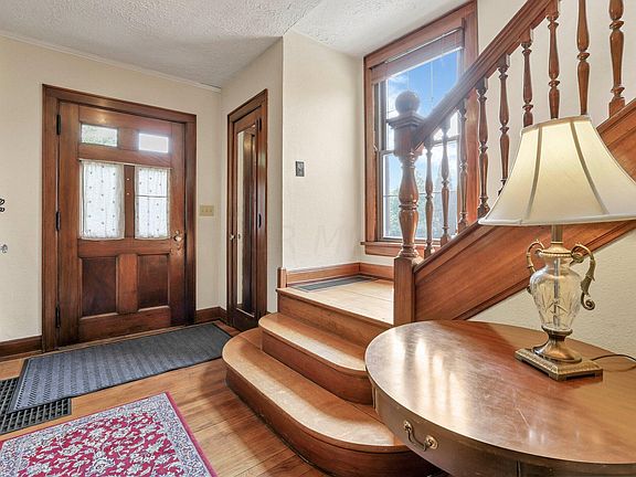 5th image of 476 Granville St