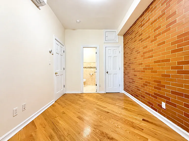 618 Bainbridge St #2 — Photo 16