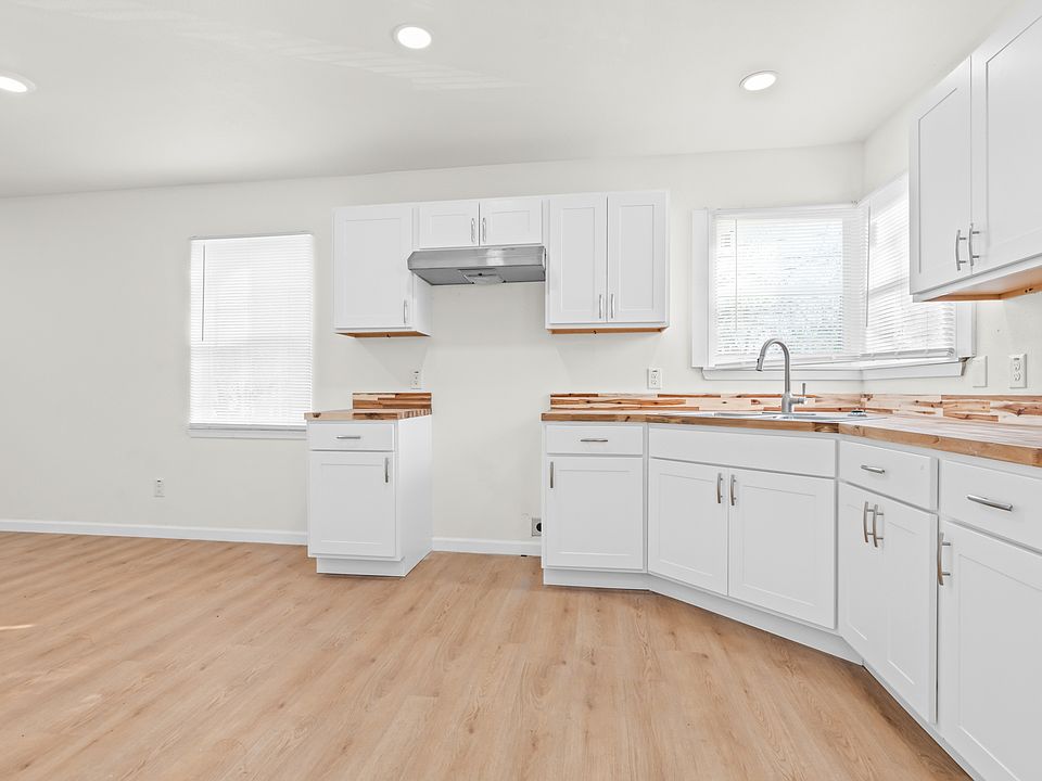 1st image of 3320 N 21st St #A