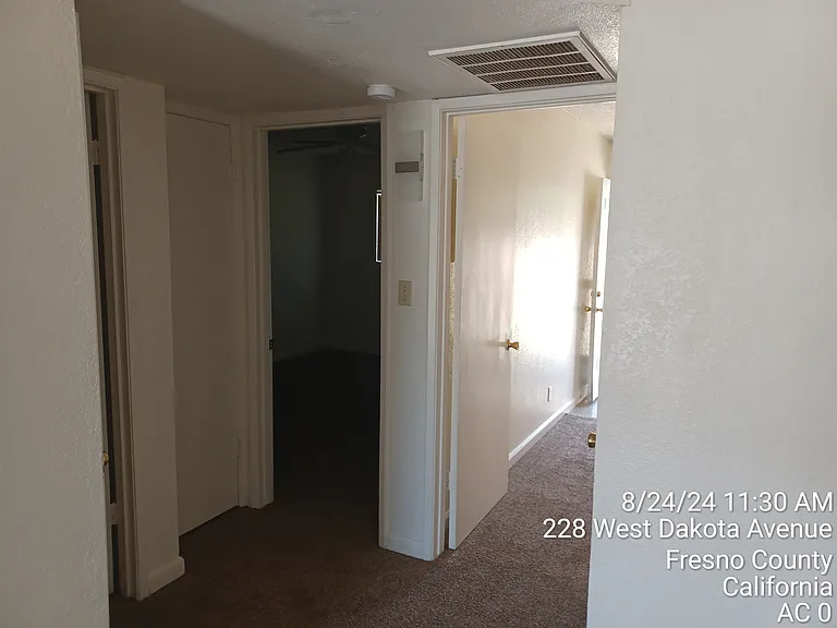 208 W Dakota Ave #C — Photo 9