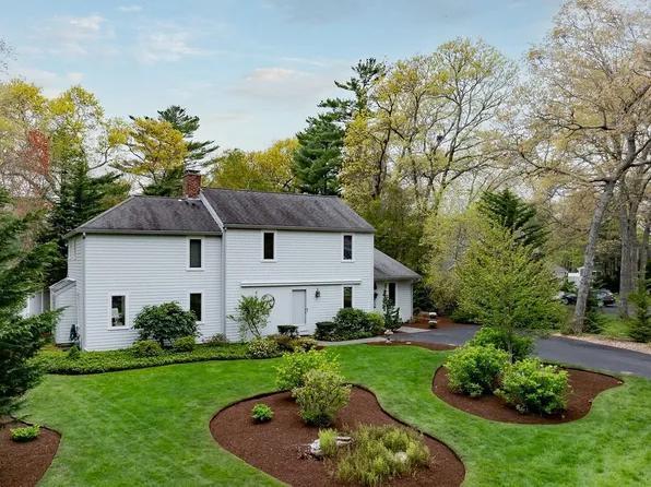 39 Rosewood Ln, Barnstable, MA 02630